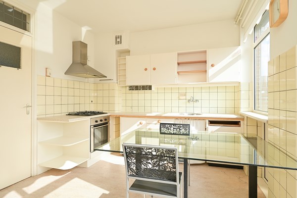 Medium property photo - Spaarwaterstraat 42, 2593 RN The Hague